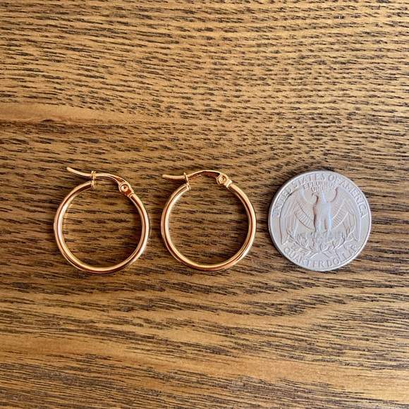 Mini Thin Hoop Earrings 18K Gold Plated Unisex - Picture 5 of 8